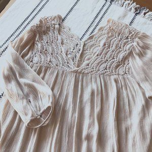 Charlotte Russe Blush Boho Pleated Top - L